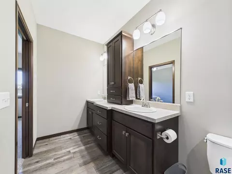 5500 S Bahnson Ave, Sioux Falls, SD 57108 photo 20