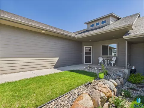 5500 S Bahnson Ave, Sioux Falls, SD 57108 photo 5