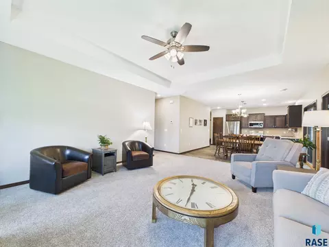 5500 S Bahnson Ave, Sioux Falls, SD 57108 photo 8