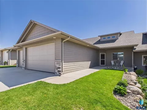 5500 S Bahnson Ave, Sioux Falls, SD 57108 photo 4