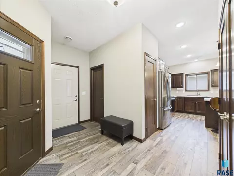 5500 S Bahnson Ave, Sioux Falls, SD 57108 photo 6