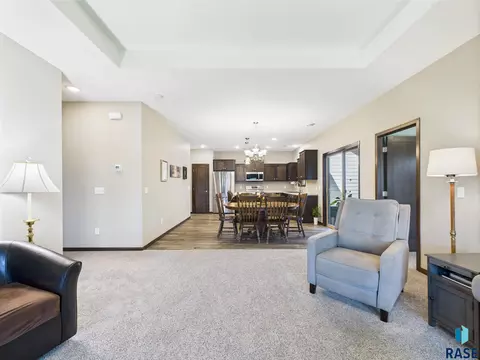 5500 S Bahnson Ave, Sioux Falls, SD 57108 photo 9