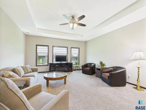 5500 S Bahnson Ave, Sioux Falls, SD 57108 photo 7