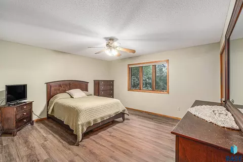 417 Cedar Ct, Madison, SD 57042 photo 15