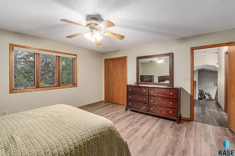 417 Cedar Ct, Madison, SD 57042 photo 17