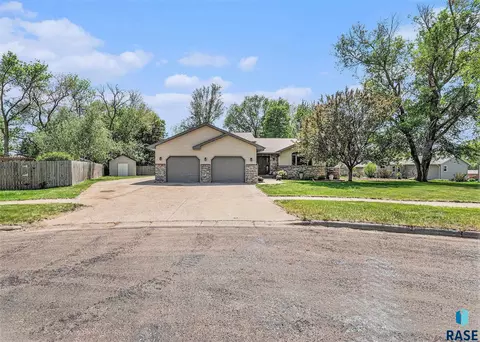 417 Cedar Ct, Madison, SD 57042 photo 35