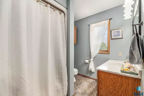 417 Cedar Ct, Madison, SD 57042 photo 18
