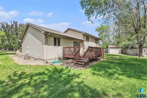 417 Cedar Ct, Madison, SD 57042 photo 31