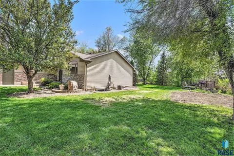 417 Cedar Ct, Madison, SD 57042 photo 33