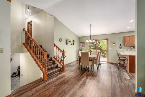 417 Cedar Ct, Madison, SD 57042 photo 11