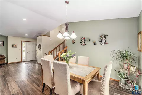 417 Cedar Ct, Madison, SD 57042 photo 6