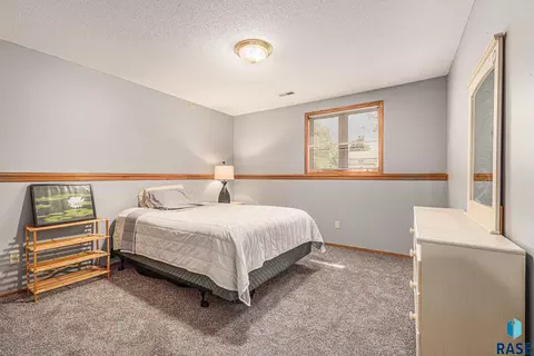 417 Cedar Ct, Madison, SD 57042 photo 23