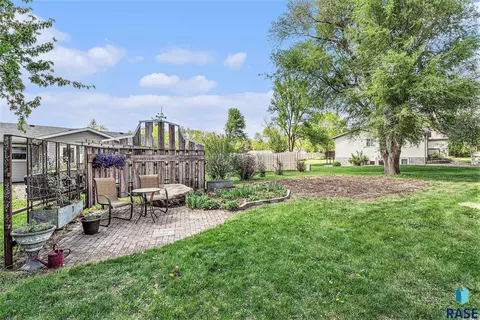 417 Cedar Ct, Madison, SD 57042 photo 30