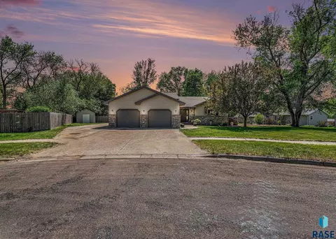 417 Cedar Ct, Madison, SD 57042 photo 36