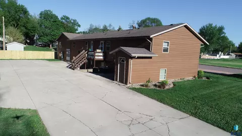 702 9th St, Dell Rapids, SD 57022 photo 23