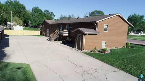 702 9th St, Dell Rapids, SD 57022 photo 22