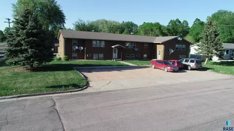 702 9th St, Dell Rapids, SD 57022 photo 8