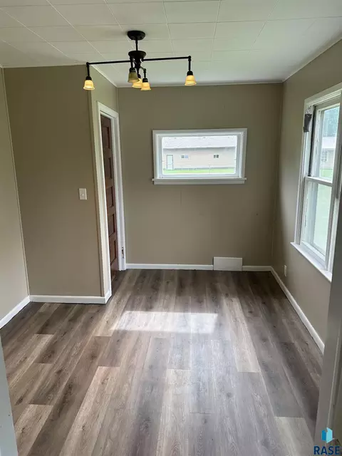 321 W Washington Ave, Salem, SD 57058 photo 11