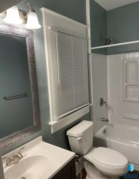321 W Washington Ave, Salem, SD 57058 photo 12