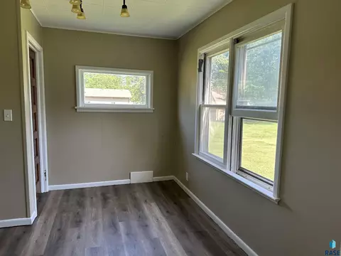 321 W Washington Ave, Salem, SD 57058 photo 18