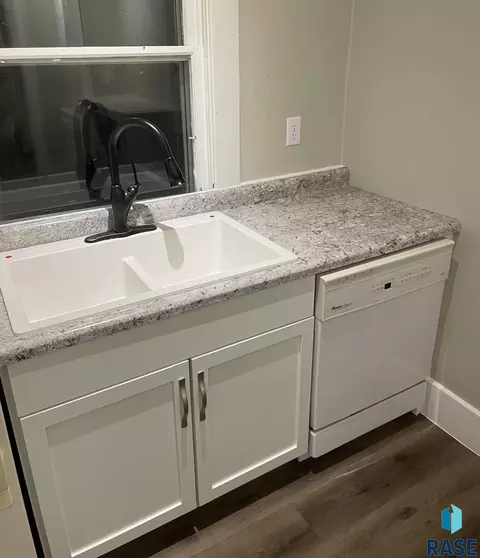 321 W Washington Ave, Salem, SD 57058 photo 10
