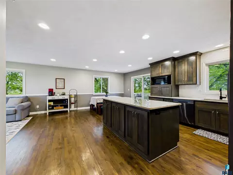 48124 268th St, Brandon, SD 57005 photo 8