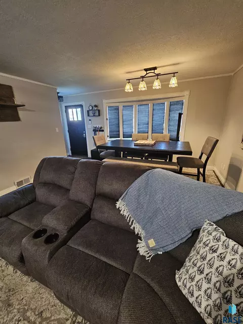 511 N 3rd St, Emery, SD 57332 photo 3