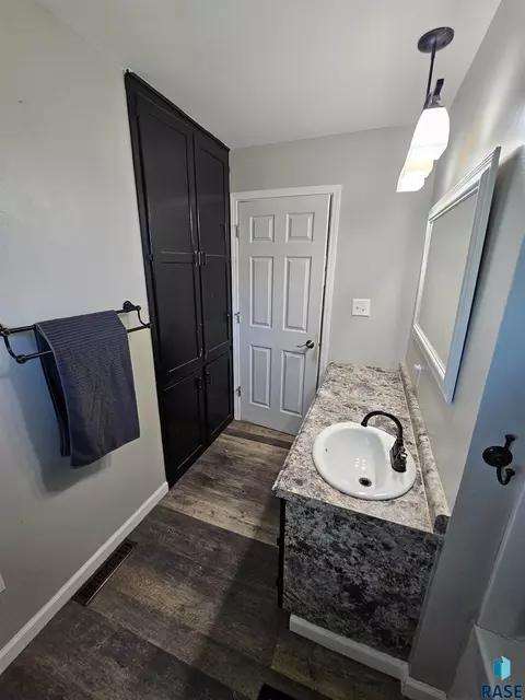 511 N 3rd St, Emery, SD 57332 photo 6