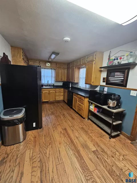 511 N 3rd St, Emery, SD 57332 photo 8