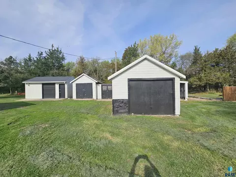 511 N 3rd St, Emery, SD 57332 photo 33