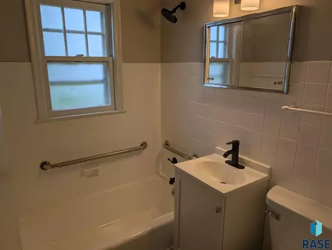 209 S Poplar St, Worthing, SD 57077 photo 5