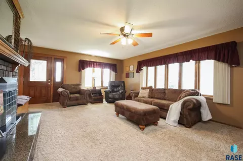 48224 266th St, Brandon, SD 57005 photo 9