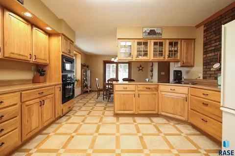 48224 266th St, Brandon, SD 57005 photo 13