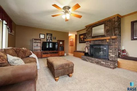 48224 266th St, Brandon, SD 57005 photo 6