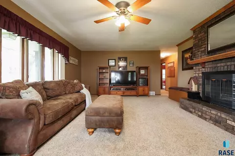 48224 266th St, Brandon, SD 57005 photo 7