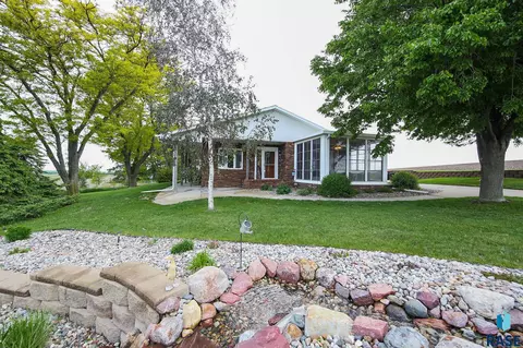 48224 266th St, Brandon, SD 57005 photo 3