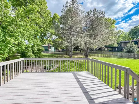2405 E 51st St, Sioux Falls, SD 57103 photo 29