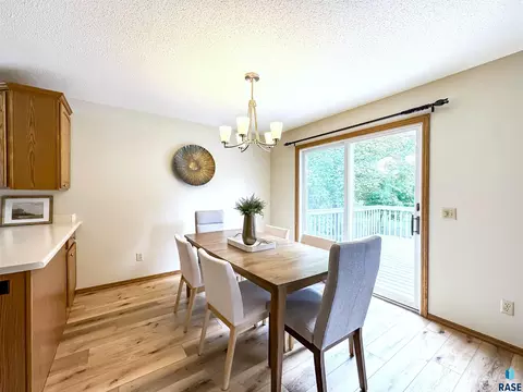 2405 E 51st St, Sioux Falls, SD 57103 photo 12
