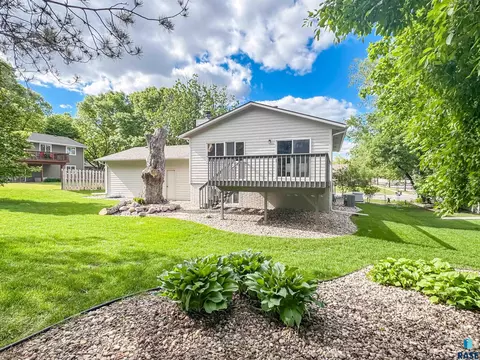 2405 E 51st St, Sioux Falls, SD 57103 photo 27