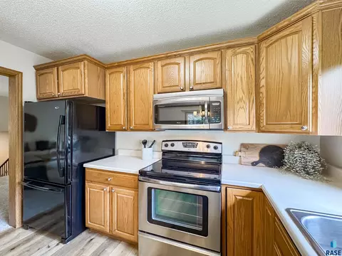 2405 E 51st St, Sioux Falls, SD 57103 photo 8