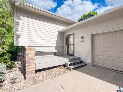 2405 E 51st St, Sioux Falls, SD 57103 photo 2