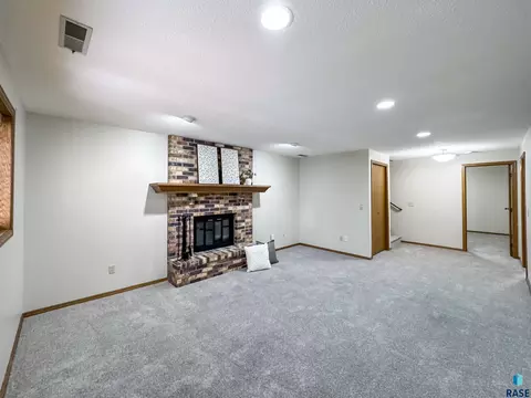 2405 E 51st St, Sioux Falls, SD 57103 photo 18