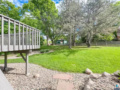 2405 E 51st St, Sioux Falls, SD 57103 photo 28