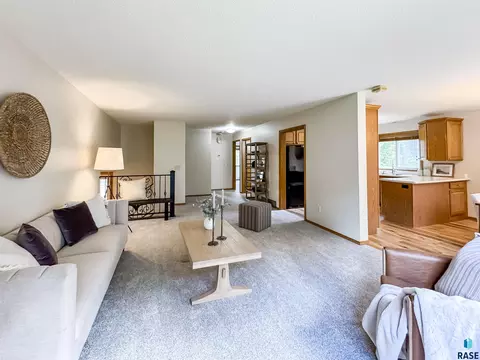 2405 E 51st St, Sioux Falls, SD 57103 photo 5