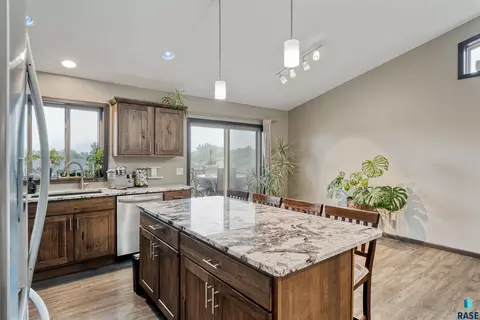 1716 E Tracy Ln, Sioux Falls, SD 57103 photo 10