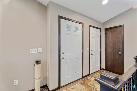 1716 E Tracy Ln, Sioux Falls, SD 57103 photo 3