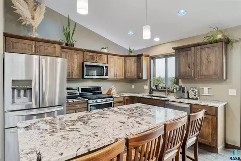 1716 E Tracy Ln, Sioux Falls, SD 57103 photo 9