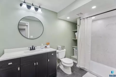 4201 E 22nd St, Sioux Falls, SD 57103 photo 13