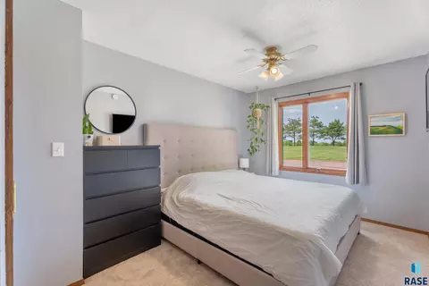 4201 E 22nd St, Sioux Falls, SD 57103 photo 6