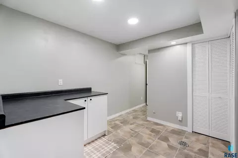 4201 E 22nd St, Sioux Falls, SD 57103 photo 12
